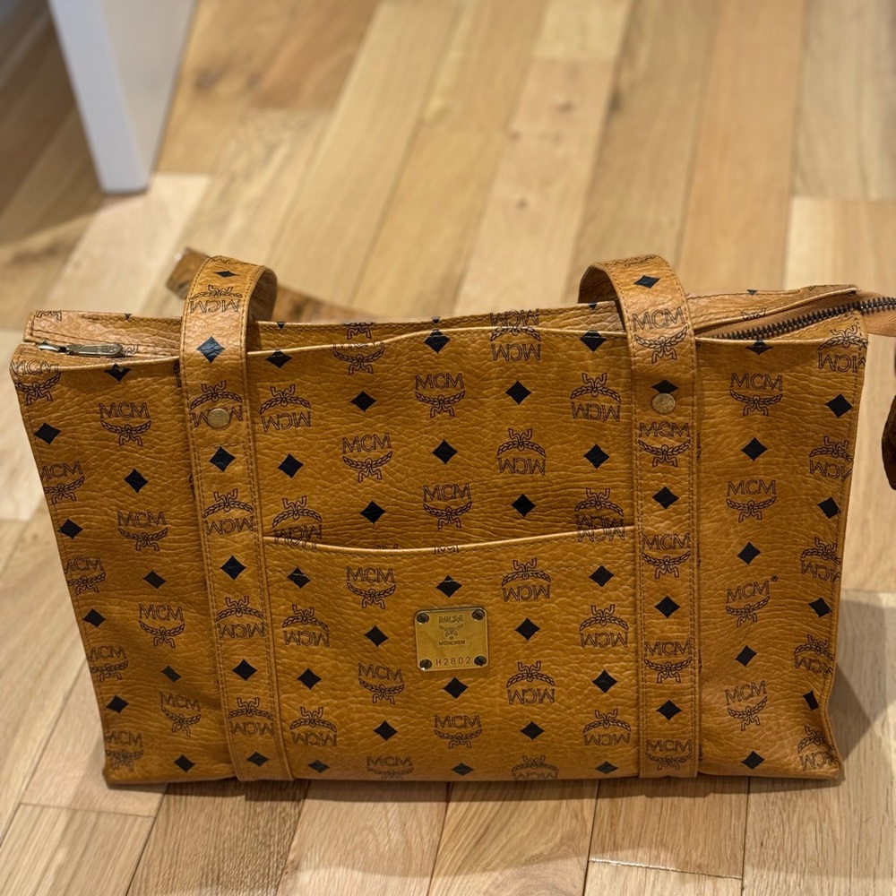 Authentic MCM Visetos tote - Picture 8 of 16